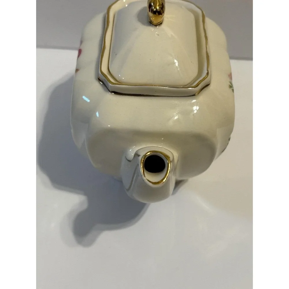 Vintage Sadler Windsor Floral Teapot England